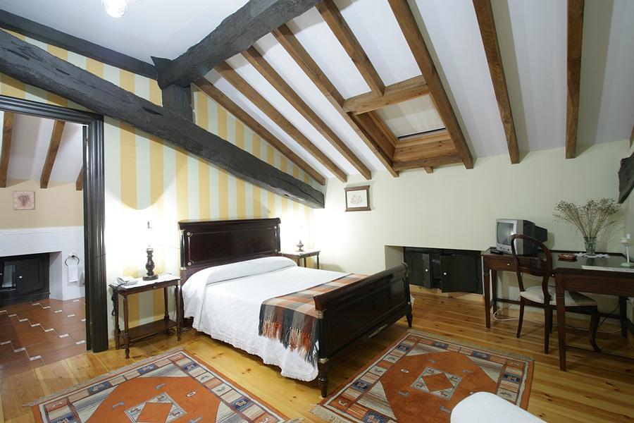 Hotel Palacio La Casona De Cerrazo Esterno foto